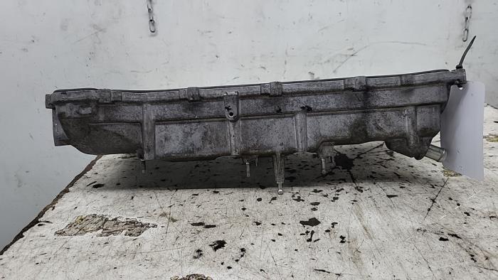 Ventildeckel van een Toyota Avensis Wagon (T27) 2.2 16V D-4D-F 150 2009