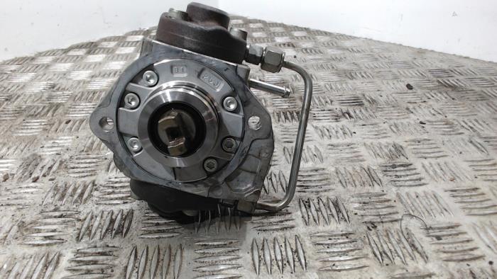 Begagnade Dieselpump Toyota Avensis Wagon (T27) 2.2 16V D-4D-F 150 Pris € 262,50 Marginaltabell erbjuds av Binckhorst BV