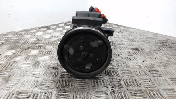 Gebrauchte Klimapumpe Renault Clio III (BR/CR) 1.4 16V Preis € 9,98 Margenregelung angeboten von Binckhorst BV
