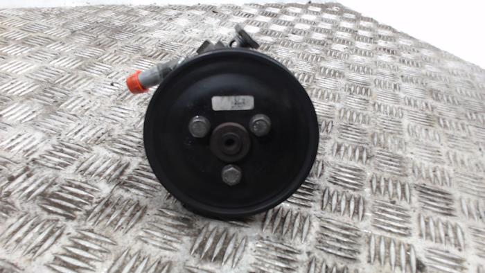 Usagé Pompe de direction BMW 1 serie (E87/87N) 118d 16V Prix € 72,45 Règlement à la marge proposé par Binckhorst BV
