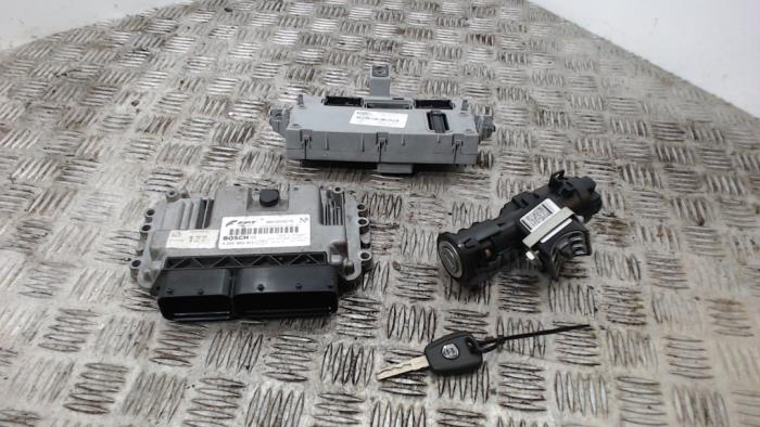 Used Ignition lock + computer Lancia Delta (844) 1.4 T-Jet 16V 120 Price € 183,75 Margin scheme offered by Binckhorst BV