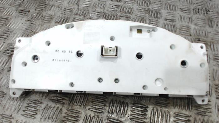 Instrumentpanel från en Volvo XC90 I 2.4 D5 20V 2005