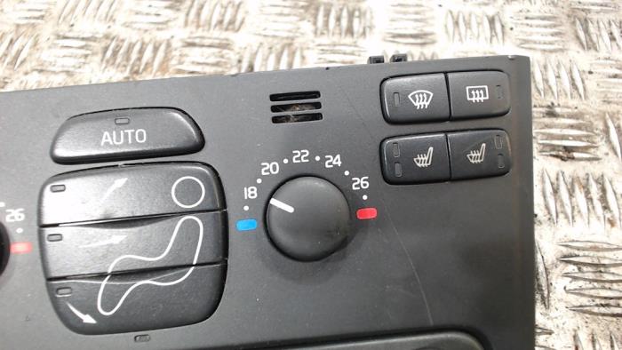 Värmekontrollpanel från en Volvo XC90 I 2.4 D5 20V 2005
