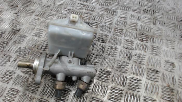 Huvudcylinder från en Volvo XC90 I 2.4 D5 20V 2005