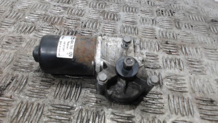 Främre torkarmotor från en Volvo XC90 I 2.4 D5 20V 2005