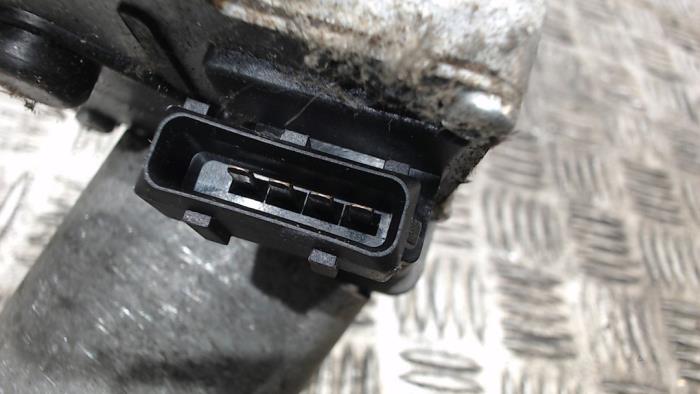 Främre torkarmotor från en Volvo XC90 I 2.4 D5 20V 2005