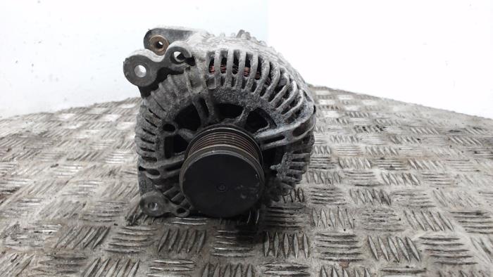 Begagnade Dynamo Volkswagen Passat Variant (3C5) 1.9 TDI Pris € 78,75 Marginaltabell erbjuds av Binckhorst BV
