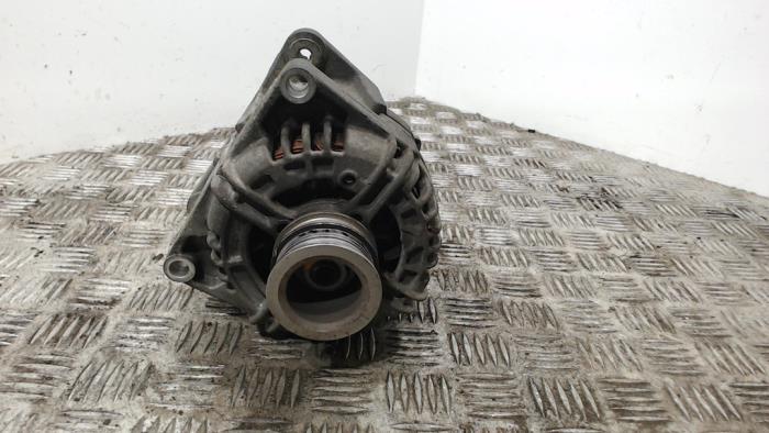 Usagé Dynamo Opel Meriva (A) 1.6 16V Prix € 42,00 Règlement à la marge proposé par Binckhorst BV