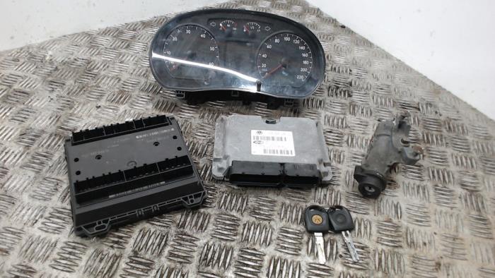 Used Ignition lock + computer Volkswagen Polo IV (9N1/2/3) 1.4 16V 75 Price € 131,25 Margin scheme offered by Binckhorst BV