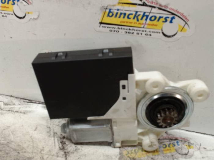 Usados Motor de ventanilla de puerta Volvo S40 (MS) 2.4 20V Precio € 26,25 Norma de margen ofrecido por Binckhorst BV