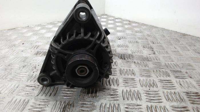 Usagé Dynamo Opel Corsa D 1.0 Prix € 31,50 Règlement à la marge proposé par Binckhorst BV