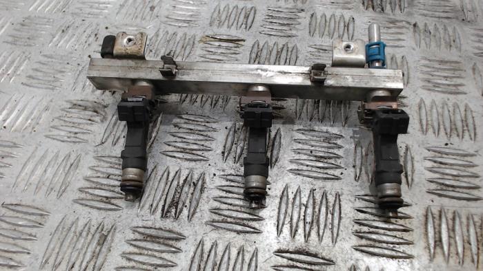 Gebrauchte Einspritzdüse (Einspritzer) Opel Corsa D 1.0 Preis € 63,00 Margenregelung angeboten von Binckhorst BV