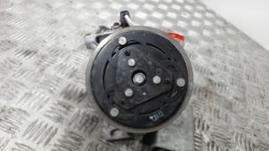 Usagé Pompe clim Peugeot 108 1.0 12V VVT-i Prix € 72,45 Règlement à la marge proposé par Binckhorst BV