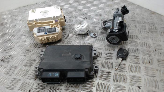 Used Ignition lock + computer Suzuki SX4 (EY/GY) 1.6 16V VVT Comfort,Exclusive Autom. Price € 131,25 Margin scheme offered by Binckhorst BV