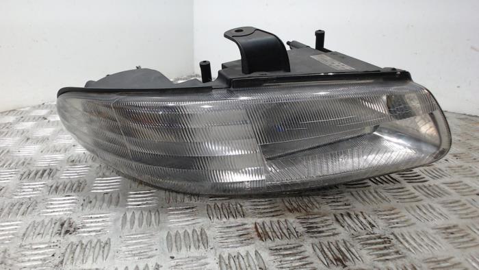Używane Reflektor prawy Dodge Ram Van 2.5 TDiC Cena € 47,25 Procedura marży oferowane przez Binckhorst BV