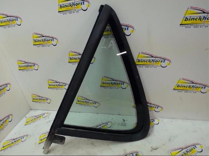 Usados Ventanilla triangular izquierda detrás Saab 9-5 Estate (YS3E) 3.0t V6 24V Precio € 33,08 Norma de margen ofrecido por Binckhorst BV