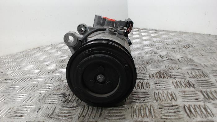 Usagé Compresseur de clim BMW 2 serie Active Tourer (F45) 218i 1.5 TwinPower Turbo 12V Prix € 105,00 Règlement à la marge proposé par Binckhorst BV