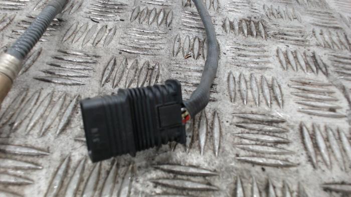 Lambda probe from a BMW 2 serie Active Tourer (F45) 218i 1.5 TwinPower Turbo 12V 2015