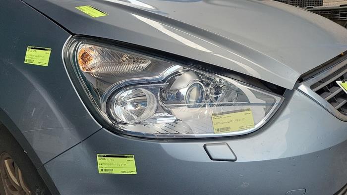 Używane Reflektor prawy Ford Galaxy (WA6) 2.0 TDCi 16V Cena € 315,00 Procedura marży oferowane przez Binckhorst BV