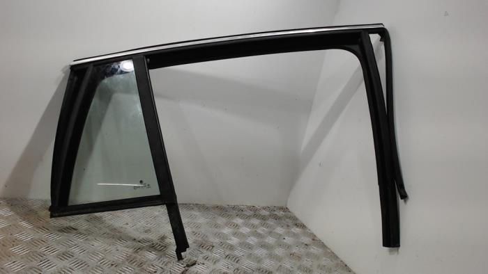 Usados Ventanilla triangular derecha detrás Skoda Superb Combi (3TAC/TAF) 2.0 TDI 16V 4x4 Precio € 52,50 Norma de margen ofrecido por Binckhorst BV