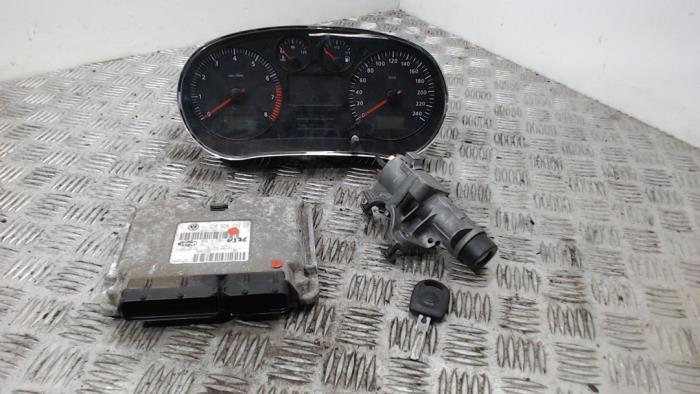 Used Ignition lock + computer Seat Leon (1M1) 1.6 16V Price € 131,25 Margin scheme offered by Binckhorst BV