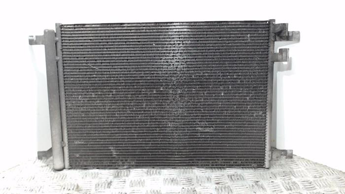 Usagé Radiateur clim Volkswagen Golf VII Variant (AUVV) 1.6 TDI BMT 16V Prix € 52,50 Règlement à la marge proposé par Binckhorst BV