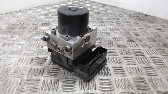 Usagé Pompe ABS Volvo XC60 I (DZ) 2.0 T5 16V Prix € 52,50 Règlement à la marge proposé par Binckhorst BV