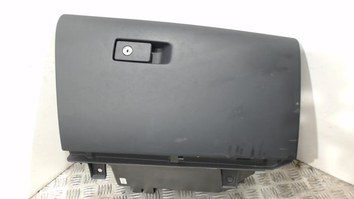 Begagnade Handskfack Volvo XC60 I (DZ) 2.0 T5 16V Pris € 31,50 Marginaltabell erbjuds av Binckhorst BV