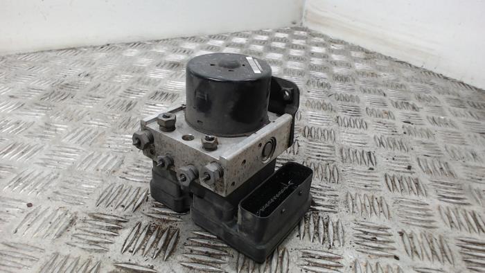 Usagé Pompe ABS Ford Fiesta 6 (JA8) 1.25 16V Prix € 52,50 Règlement à la marge proposé par Binckhorst BV