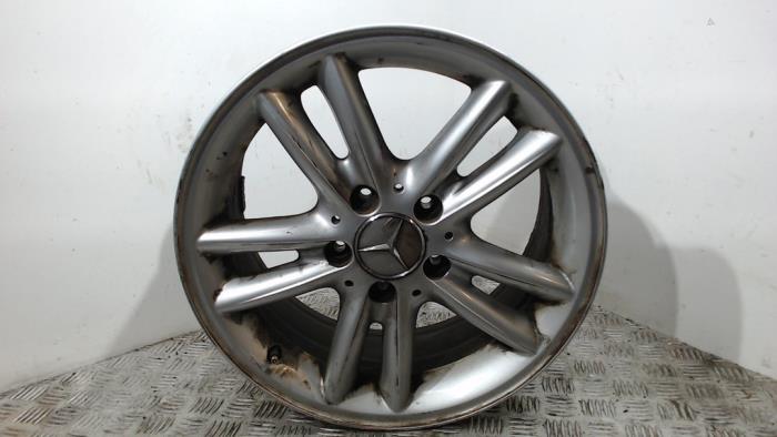 Używane Obrecz Mercedes C Sportcoupé (C203) 1.8 C-180K 16V Cena € 52,50 Procedura marży oferowane przez Binckhorst BV