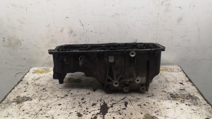 Usagé Couvercle carter Fiat Doblo Cargo (263) 1.6 D Multijet Prix € 42,00 Règlement à la marge proposé par Binckhorst BV