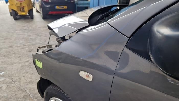 Framskärm, vänster från en Hyundai i10 (F5) 1.1i 12V 2010