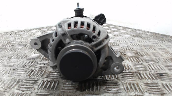 Gebrauchte Dynamo Toyota Yaris II (P9) 1.4 D-4D Preis € 52,50 Margenregelung angeboten von Binckhorst BV