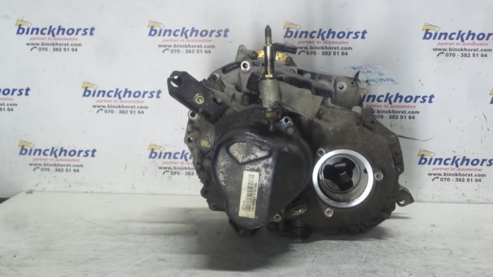 Getriebe van een Renault Megane (BA) 1.4e 1999