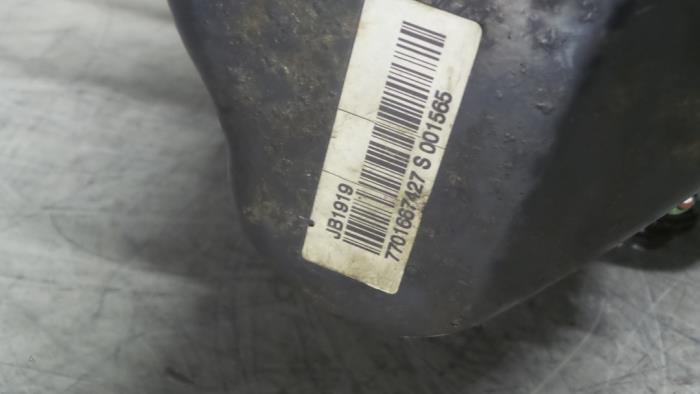 Getriebe van een Renault Megane (BA) 1.4e 1999
