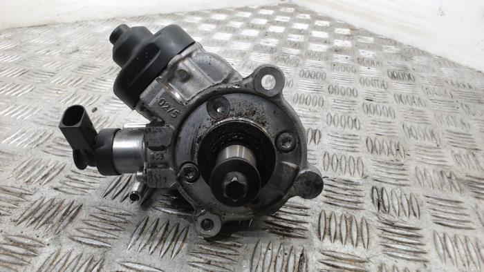 Gebrauchte Dieselpumpe BMW 5 serie (F10) 520d 16V Preis € 105,00 Margenregelung angeboten von Binckhorst BV