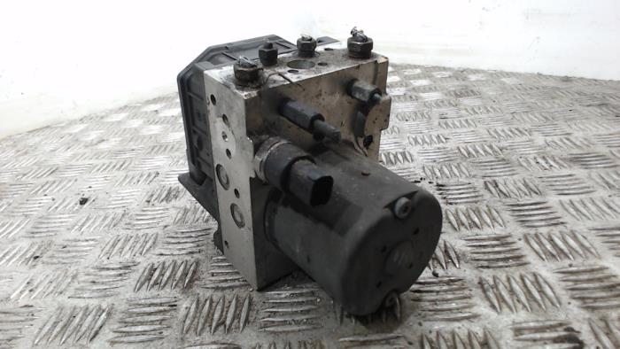 Gebrauchte ABS Pumpe Toyota Avensis Wagon (T25/B1E) 2.0 16V VVT-i D4 Preis € 131,25 Margenregelung angeboten von Binckhorst BV