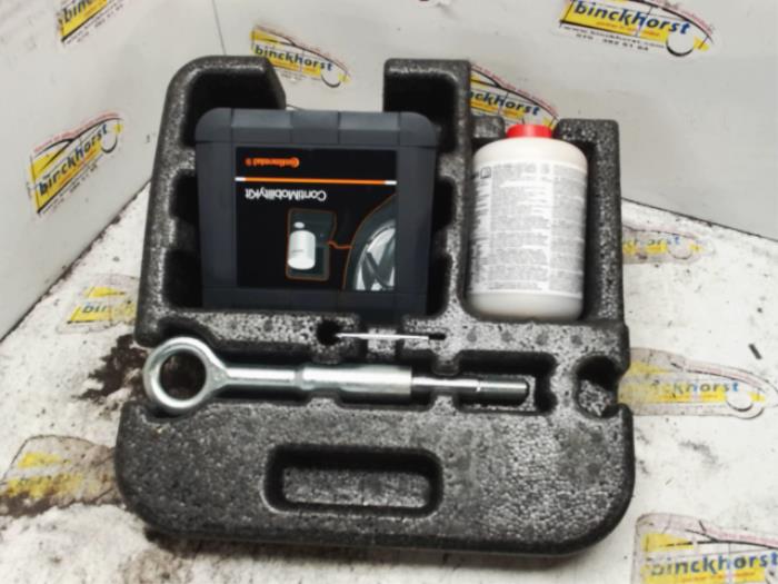 Begagnade Däckpump Volvo S60 II (FS) 2.0 D3 20V Pris € 36,75 Marginaltabell erbjuds av Binckhorst BV