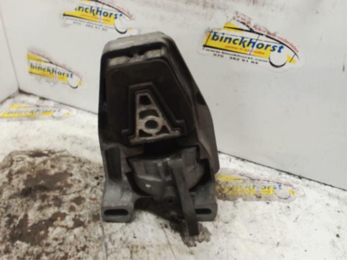 Used Engine mount Citroen C5 III Tourer (RW) 3.0 HDiF V6 24V Price € 26,25 Margin scheme offered by Binckhorst BV