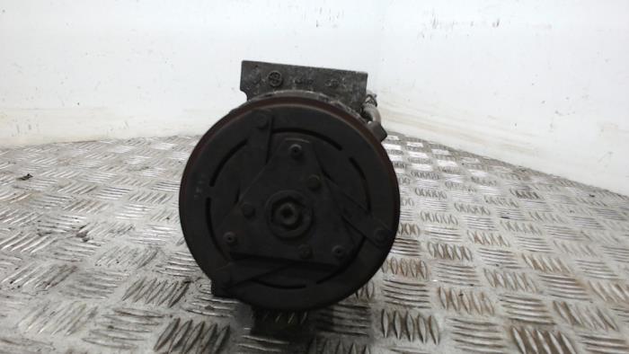 Usagé Pompe clim Renault Master III (MA/MB/MC/MD/MH/MF/MG/MH) 2.3 dCi 16V Prix € 78,75 Règlement à la marge proposé par Binckhorst BV