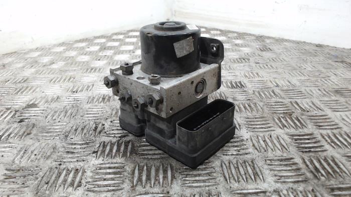 Usagé Bloc ABS Ford Fiesta 6 (JA8) 1.25 16V Prix € 42,00 Règlement à la marge proposé par Binckhorst BV