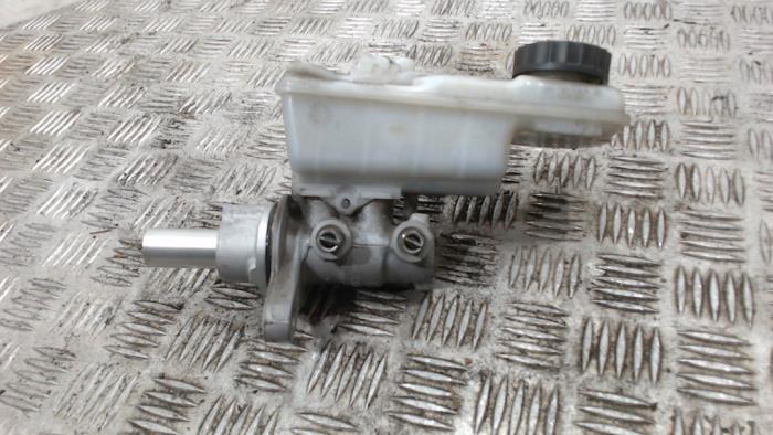 Used Master cylinder Mercedes Citan (415.6) 1.5 108 CDI Price € 21,00 Margin scheme offered by Binckhorst BV