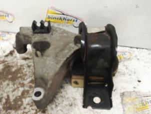 Engine mount from a Mercedes-Benz Citan (415.6) 1.5 108 CDI 2013