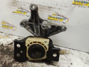Engine mount from a Mercedes-Benz Citan (415.6) 1.5 108 CDI 2013