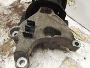 Engine mount from a Mercedes-Benz Citan (415.6) 1.5 108 CDI 2013