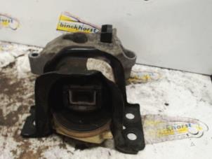 Engine mount from a Mercedes-Benz Citan (415.6) 1.5 108 CDI 2013