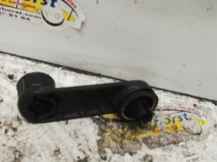 Usados Manivela de ventanilla Renault Kangoo Express (FW) 1.5 dCi 105 FAP Precio € 10,50 Norma de margen ofrecido por Binckhorst BV