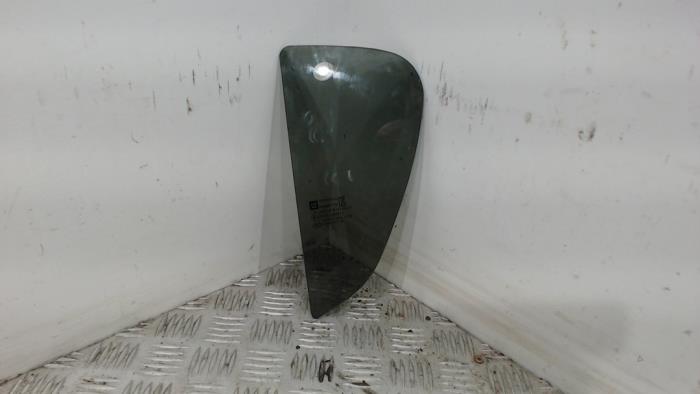 Usados Ventanilla triangular izquierda detrás Opel Karl 1.0 12V Precio € 31,50 Norma de margen ofrecido por Binckhorst BV