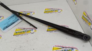 Used Rear wiper arm Hyundai H-1/Starex Travel 2.5 TD Price € 10,50 Margin scheme offered by Binckhorst BV