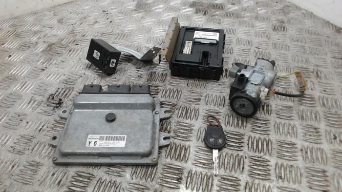 Used Ignition lock + computer Nissan Micra (K13) 1.2 12V Price € 145,95 Margin scheme offered by Binckhorst BV